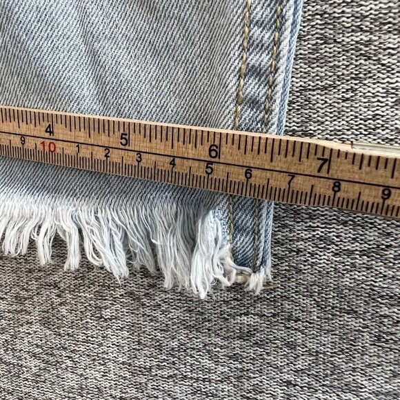 Aeropostale Mom Jeans Womens Size 8 Distressed Blue Frayed Hem Light Wash - Picture 8 of 14